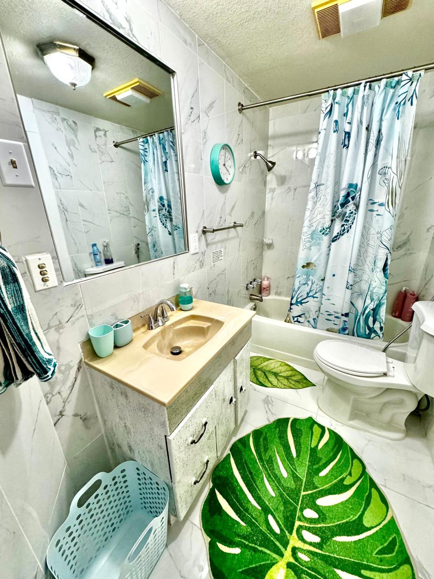 Seattle Home With 2 Bedrooms A King Bed Queen Bed And An Extra Sofa Bed Located 10 Minutes From Seatac Airport And 20 Minutes From Downtown Eksteriør bilde