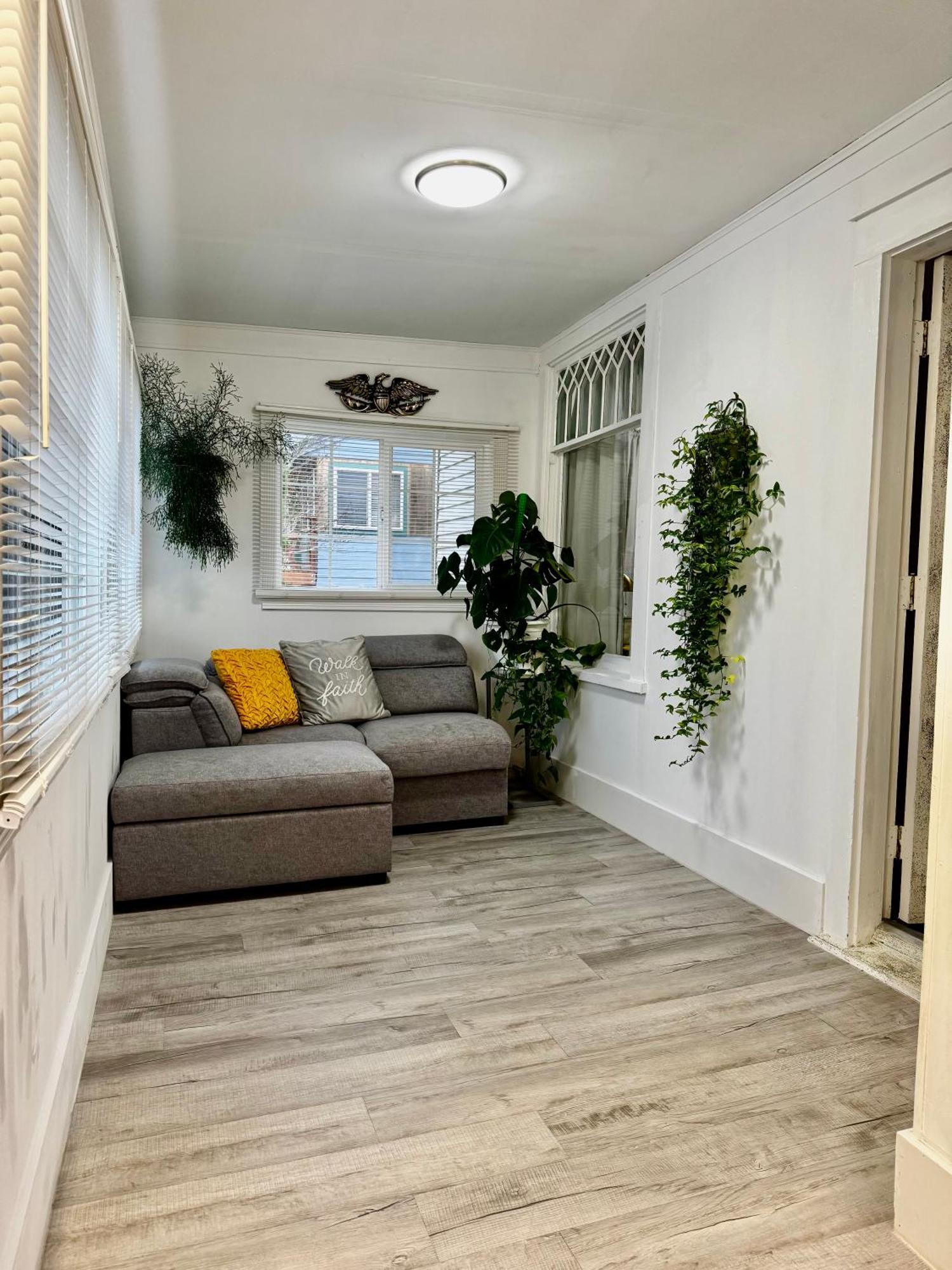 Seattle Home With 2 Bedrooms A King Bed Queen Bed And An Extra Sofa Bed Located 10 Minutes From Seatac Airport And 20 Minutes From Downtown Eksteriør bilde