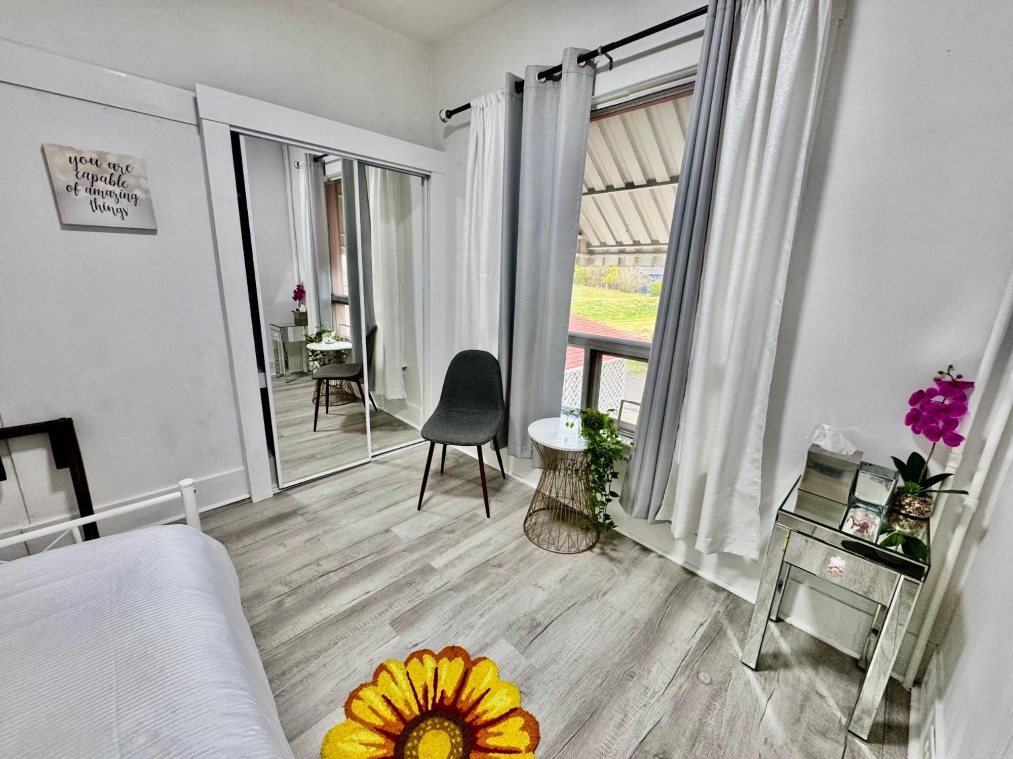 Seattle Home With 2 Bedrooms A King Bed Queen Bed And An Extra Sofa Bed Located 10 Minutes From Seatac Airport And 20 Minutes From Downtown Eksteriør bilde
